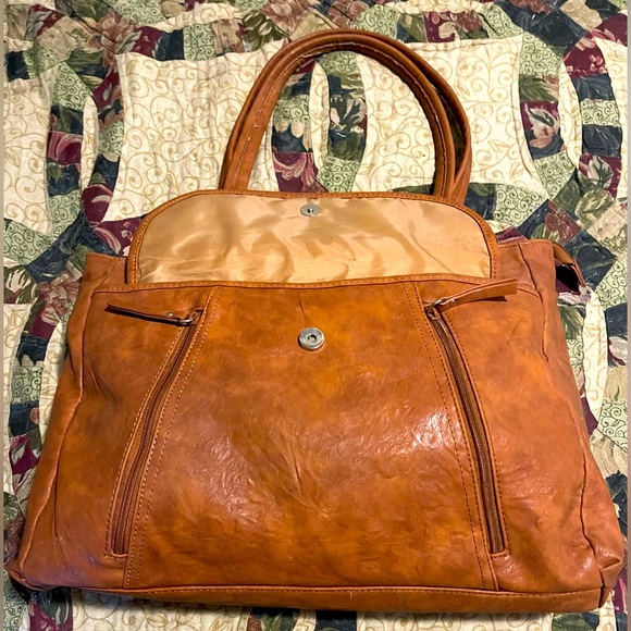 ❤️Beautiful Oversized tan bag❤️ - Picture 3 of 9
